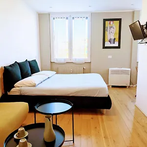 Dame Apartment Milan