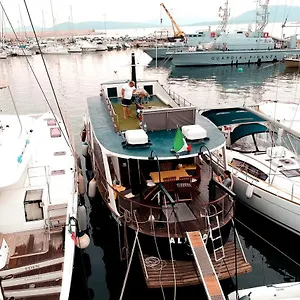  Nocleg ze śniadaniem Boat & Breakfast Alicudi Włochy